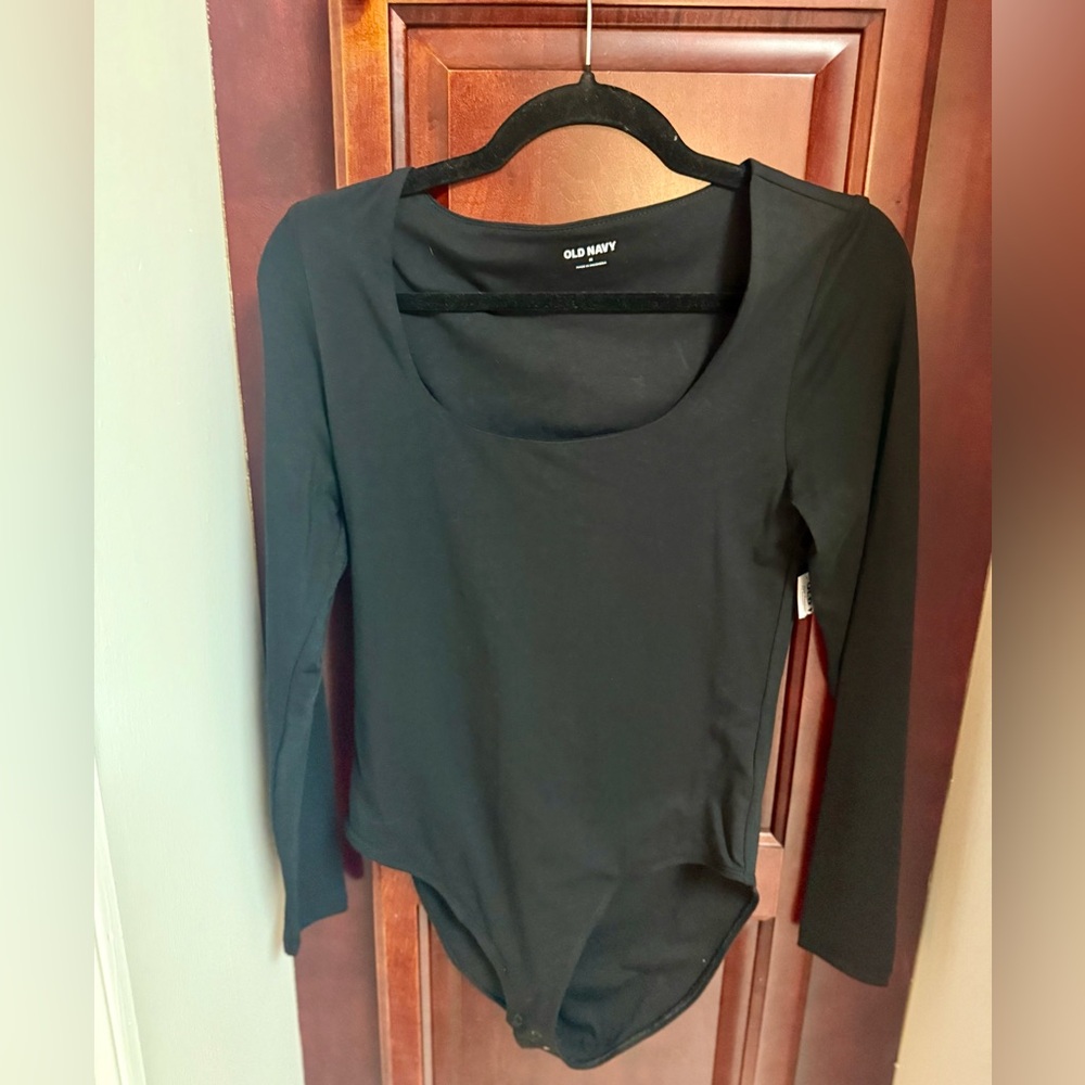 NWT: Old Navy Black Long-Sleeve Scoop Neck Bodysuit, Size Medium